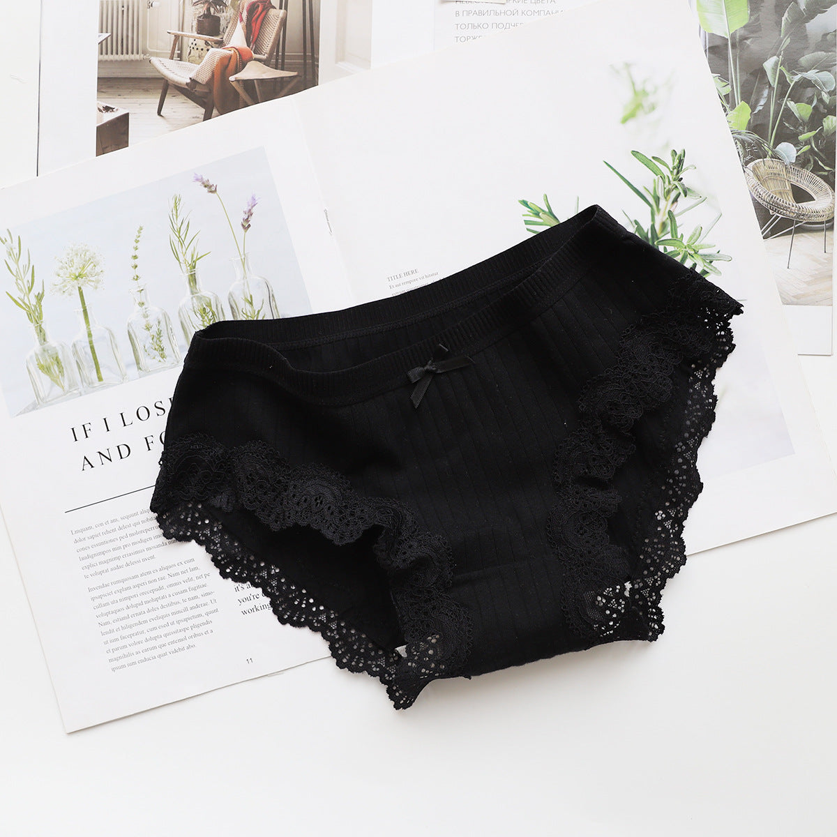 One-piece cotton lace mid-pants