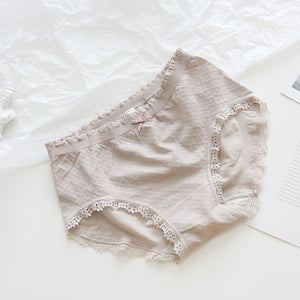 One lace panty in the middle of cotton lace