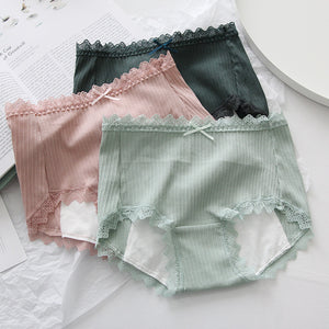 One lace-up inner briefs from cotton lace