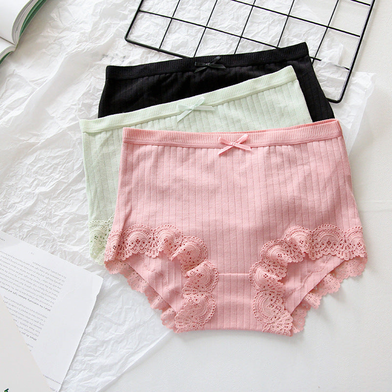 One high-waisted lace briefs made of cotton