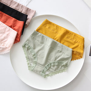 One lace-up inner briefs from cotton lace