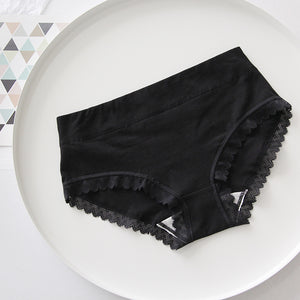 One lace-up inner briefs from cotton lace