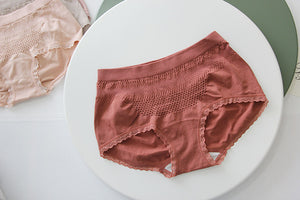 One lace panty in the middle of cotton lace