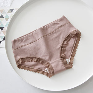 One lace-up inner briefs from cotton lace