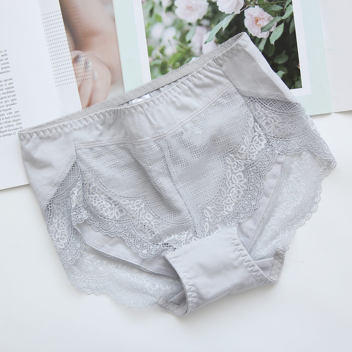 One-piece cotton lace mid-underwear